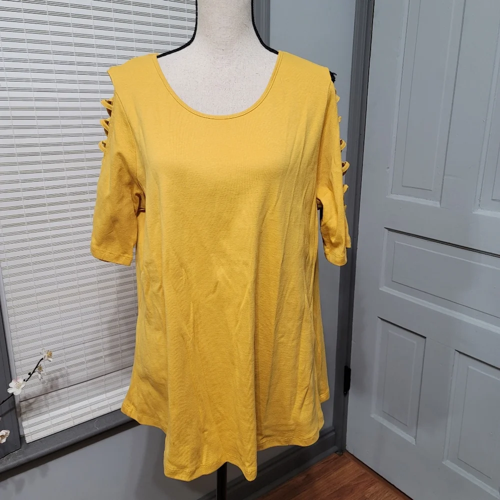 Avenue Amber Caged Sleeve Top - Picture 2 of 5